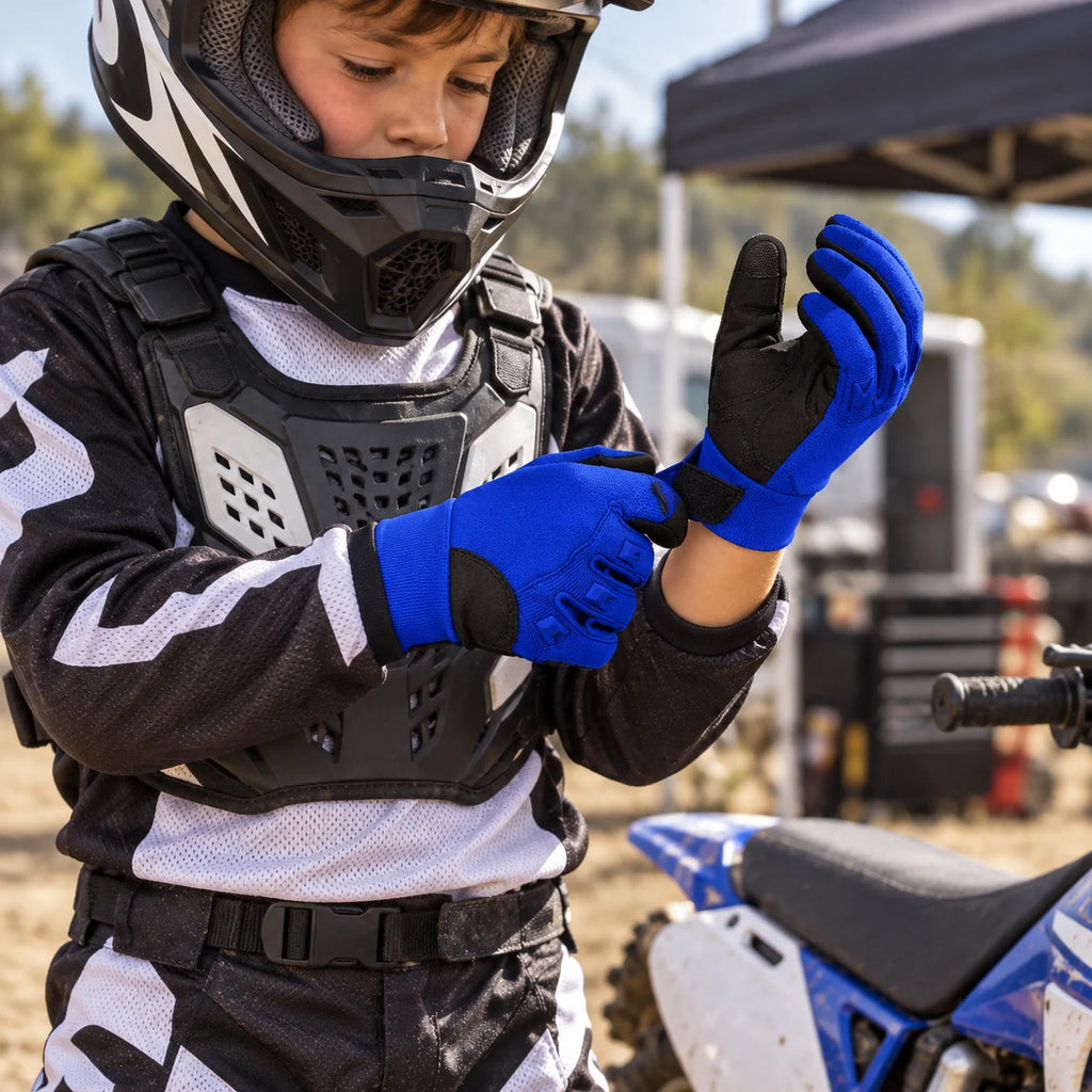 Gants enfant moto portés