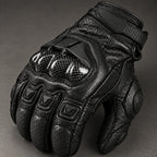 Gant moto hiver racing Rastik noir — gros plan cuir perforé et coque carbone