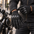 Gants moto été ventilés Ventra noirs portés